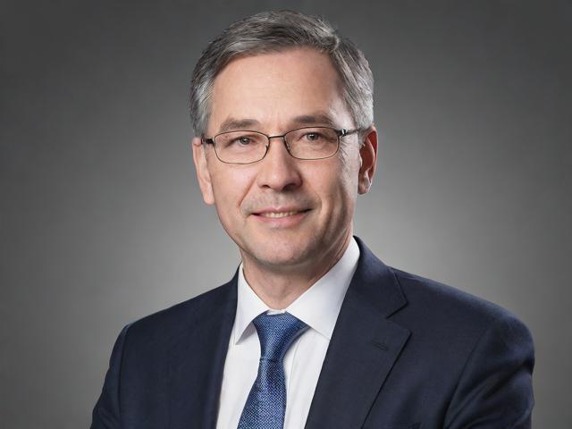 “九游app_ 传奇教练：他们的战术理念和成功秘诀”，传奇训练师下载