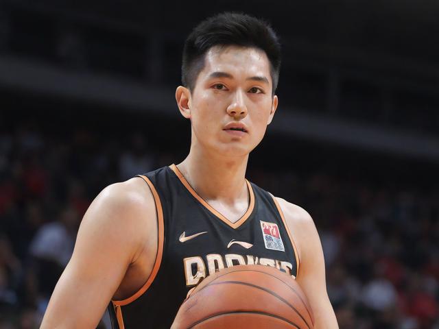 jiuyou.com_ CBA联赛引入先进录像回放技术，裁判更加精准，cba录像回放2020-2021