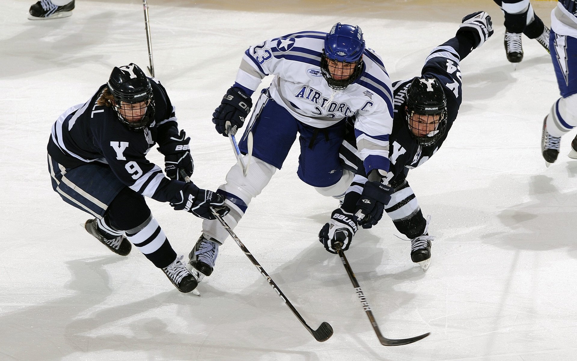 诺瓦克·德约科维奇赢得“金满贯”，拉斐尔·纳达尔宣布退役。